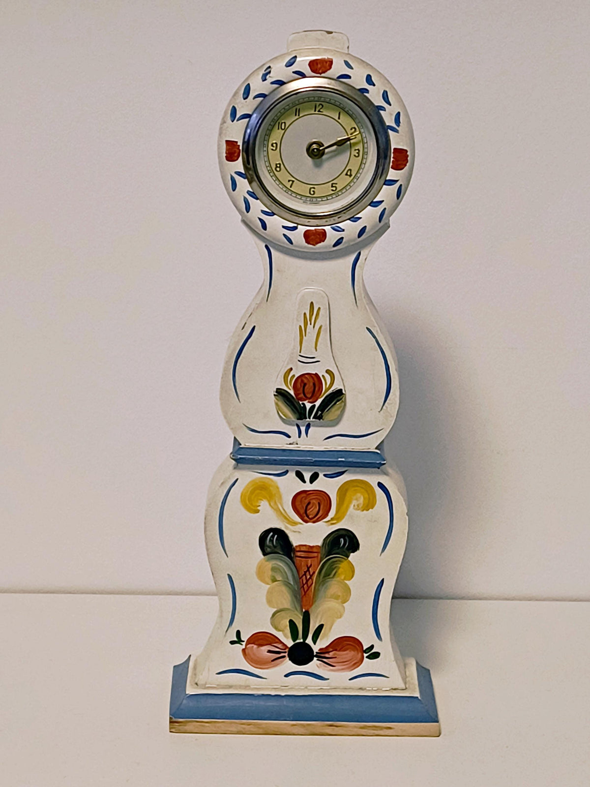 Swedish Mora-style table clock with hand-painted floral cream case – photo 7