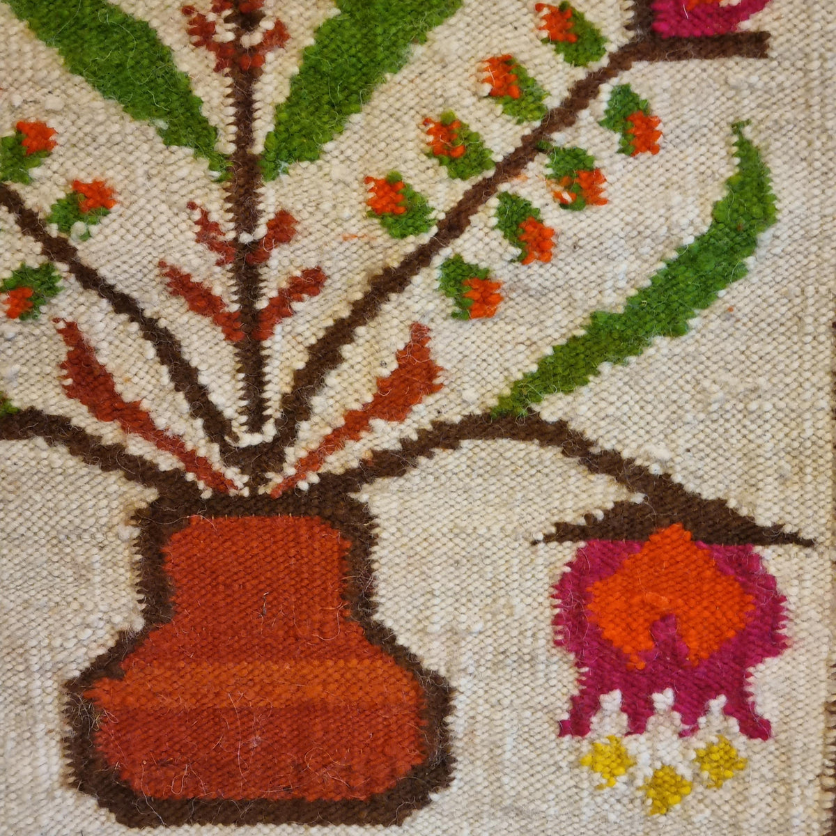 Bold Floral Swedish Kilim – Handwoven Wool Rölakan Tapestry – Scandinavian Mid Century Flower Vase Wall Hanging