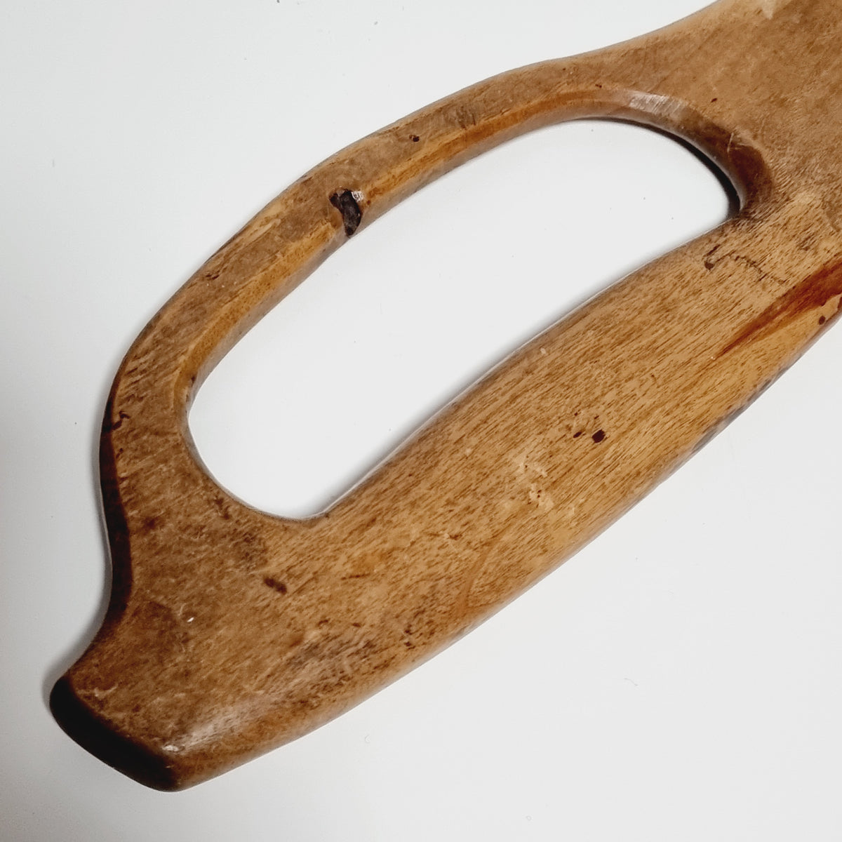 Antique Swedish skäkta with honey patina and carved initials – photo 5