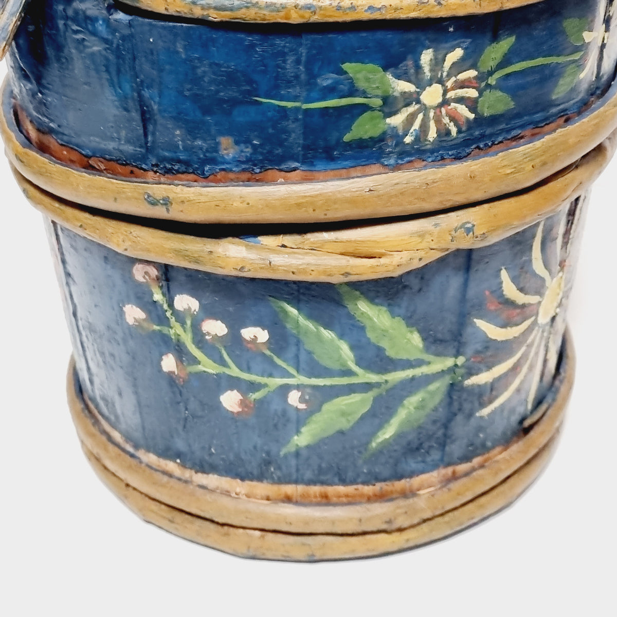 Staved Swedish folk art container with ochre hoops – photo 6
