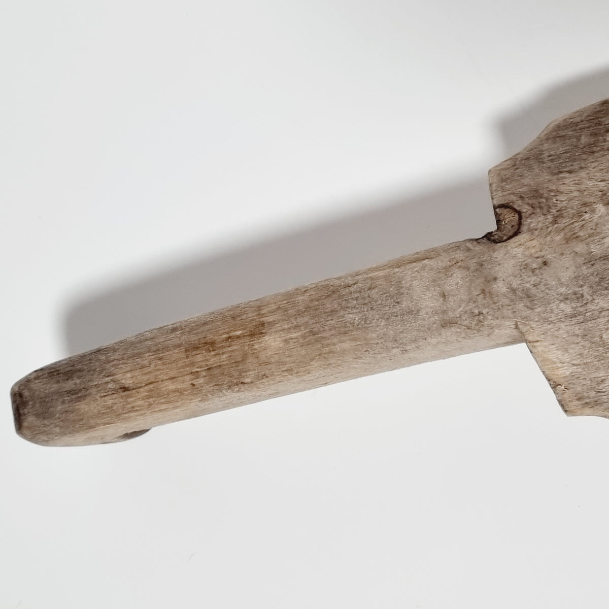 Close-up of the handle and blade joint of the antique Swedish skäkta