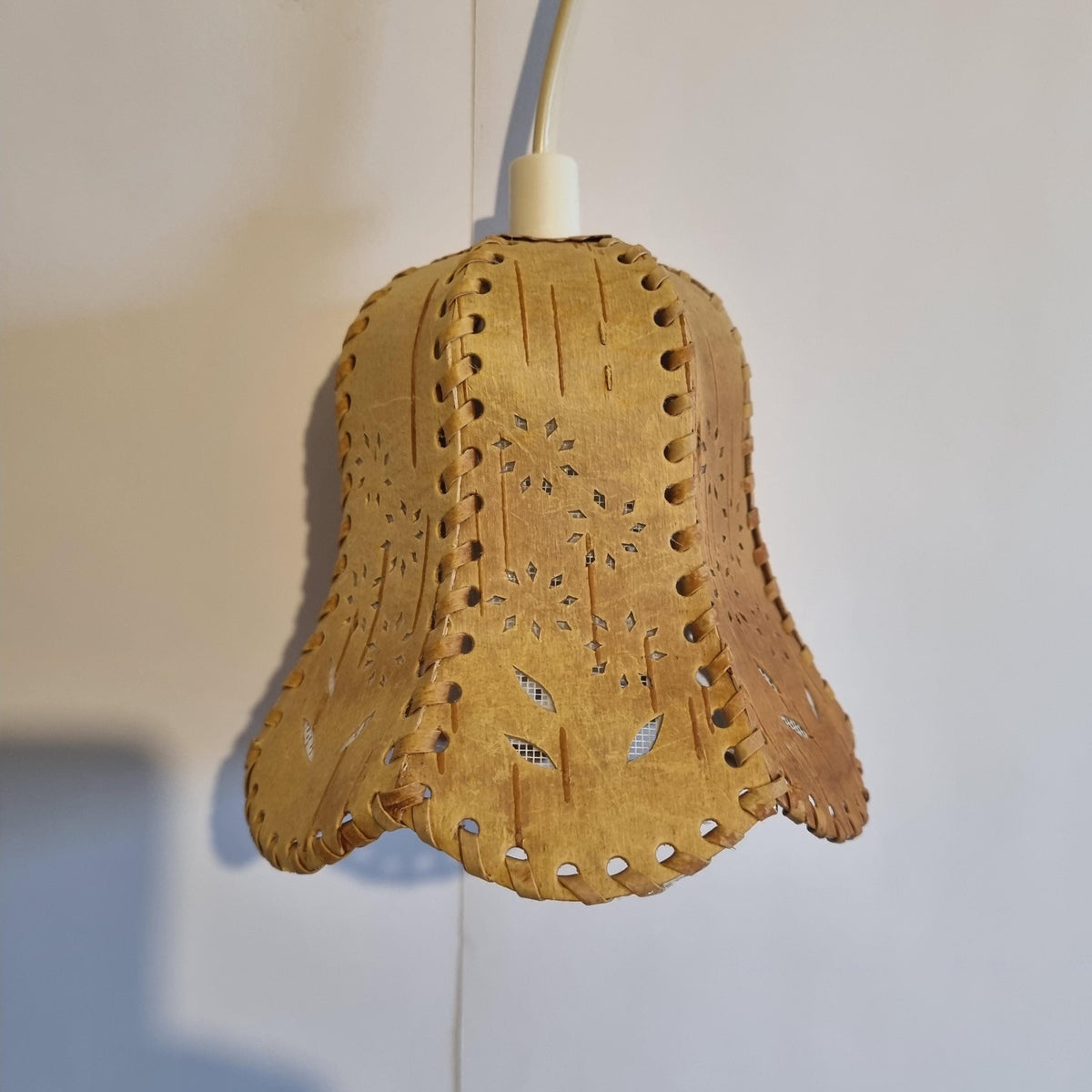 Hand-carved woven birch bark pendant light, Scandinavian hanging lamp – photo 2