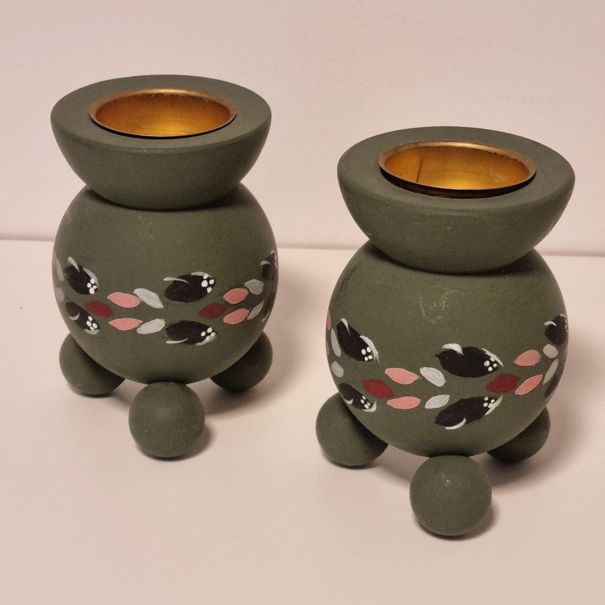 Pair of Swedish green hand-painted wooden candle holders with ball feet – photo 3