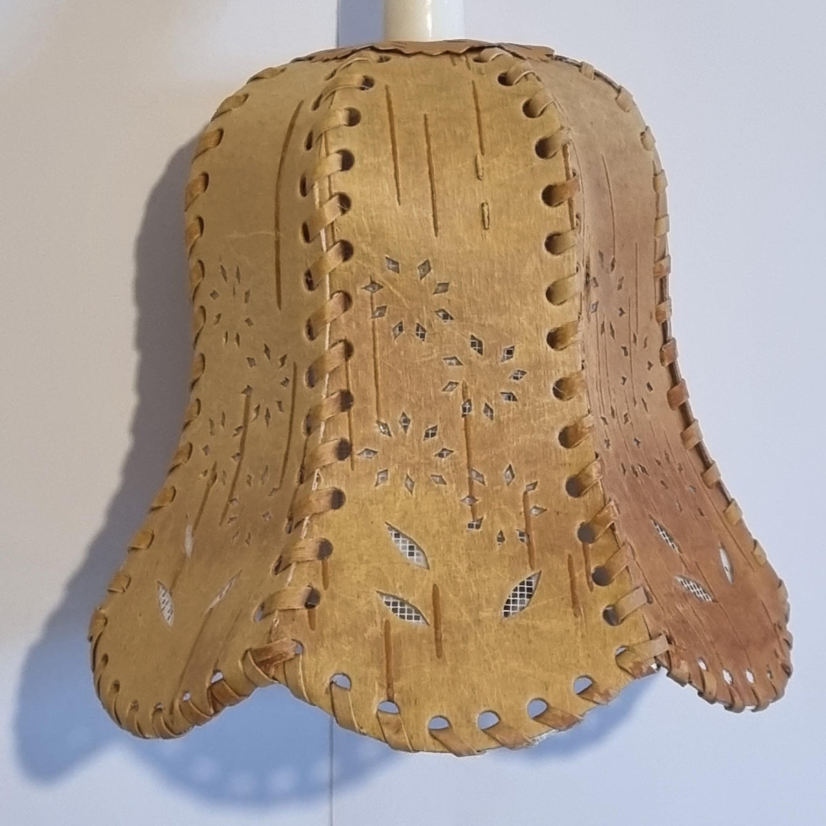 Hand-carved woven birch bark pendant light, Scandinavian hanging lamp – photo 5