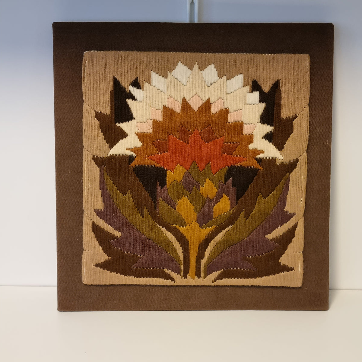 Swedish handwoven flamskväv tapestry with geometric flower in rust red – photo 7