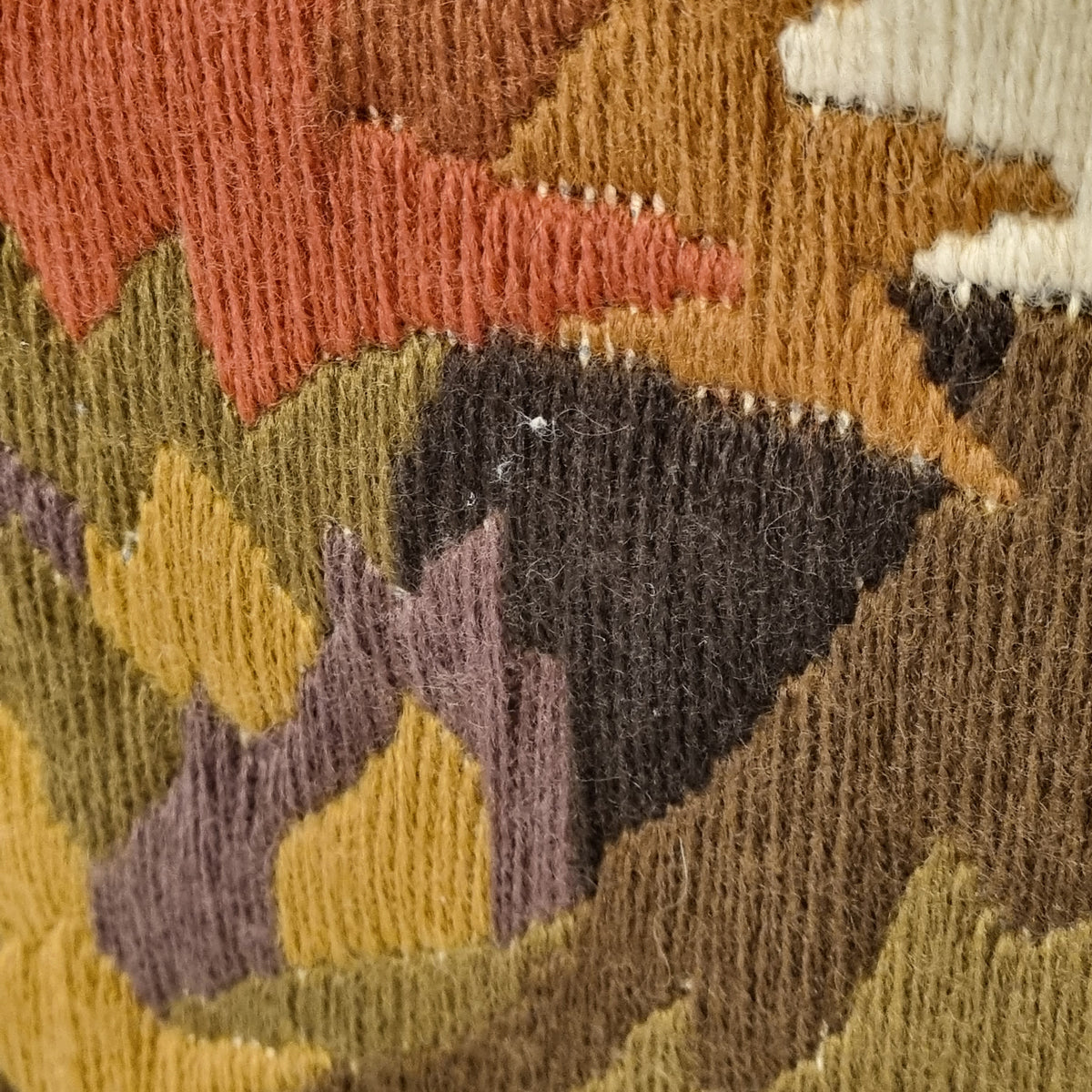 Swedish handwoven flamskväv tapestry with geometric flower in rust red – photo 5