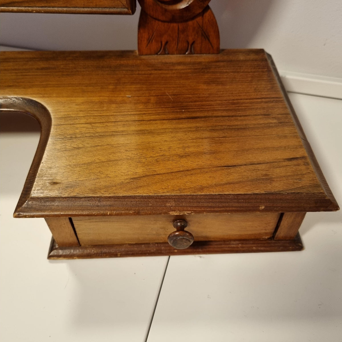Antique carved walnut dressing table mirror with tilting mirror and drawer – photo 6