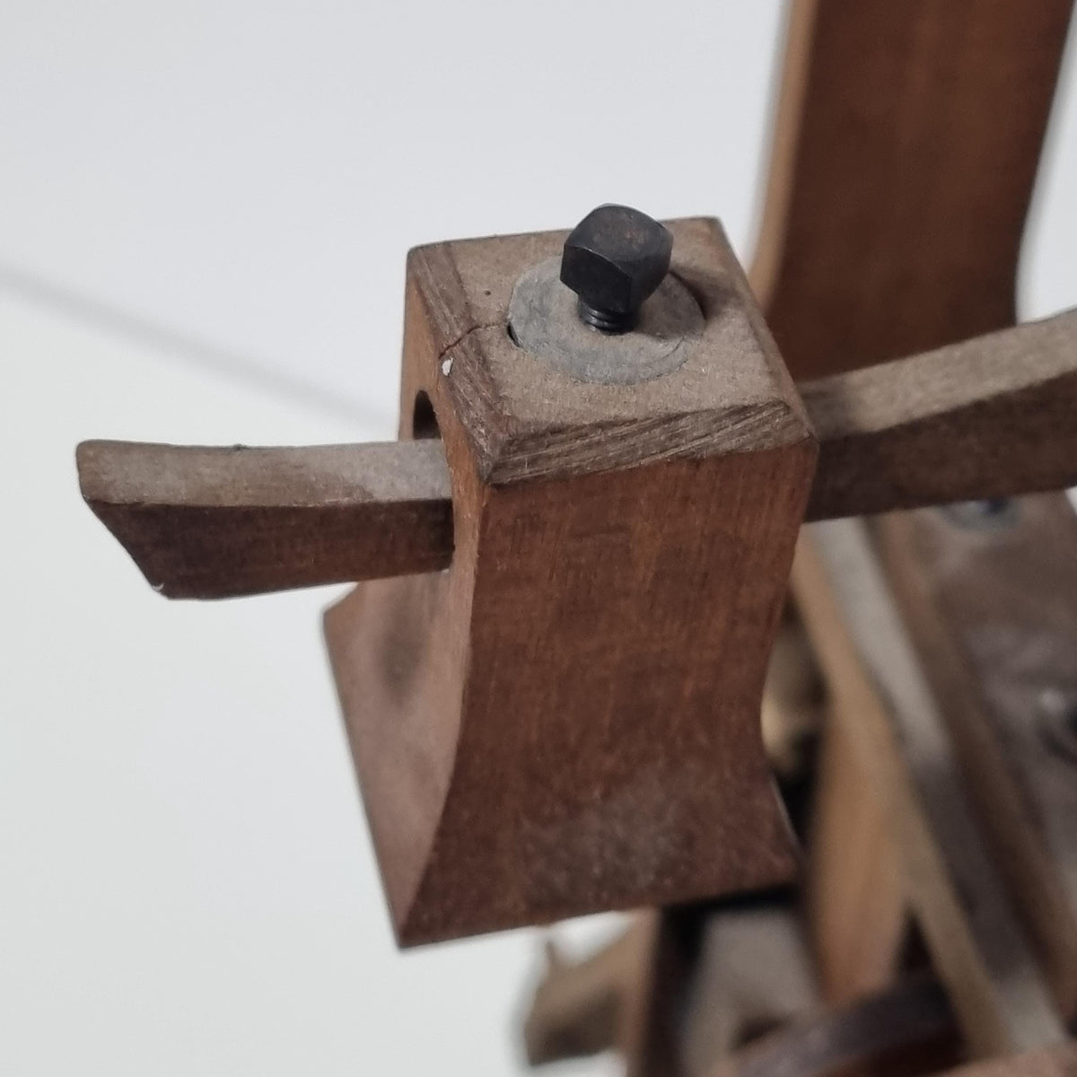 BUCO Swiss wooden gear table clock by Otto Baumann with exposed gears and foliot – photo 6