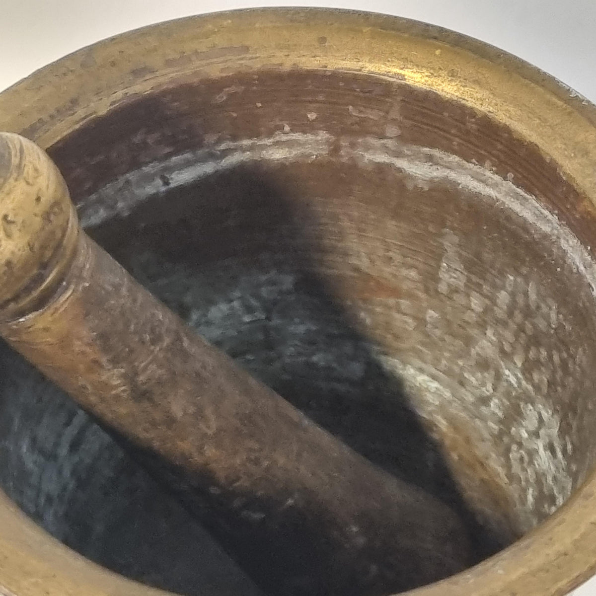 Antique footed brass mortar and pestle, 19th century – photo 5