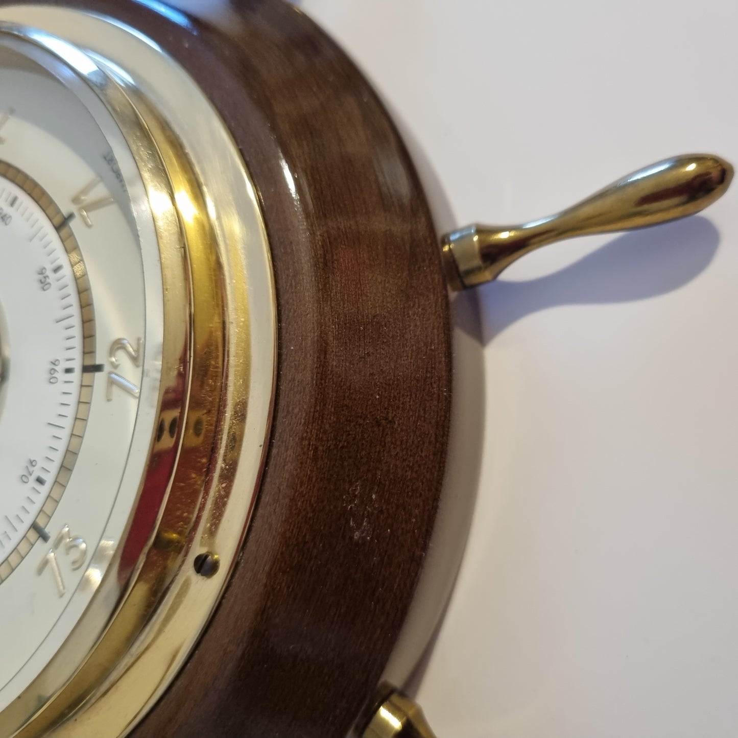 Vintage Nautical Wall Barometer – Mahogany & Brass Weather Instrument with timeless charm and authentic vintage appeal.