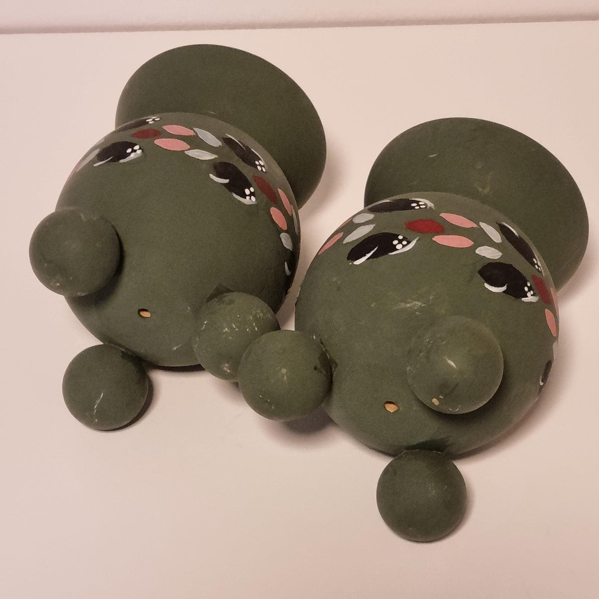 Pair of Swedish green hand-painted wooden candle holders with ball feet – photo 2