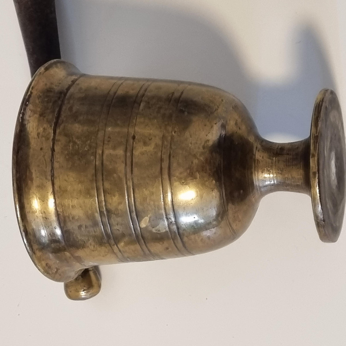 Antique footed brass mortar and pestle, 19th century – photo 13