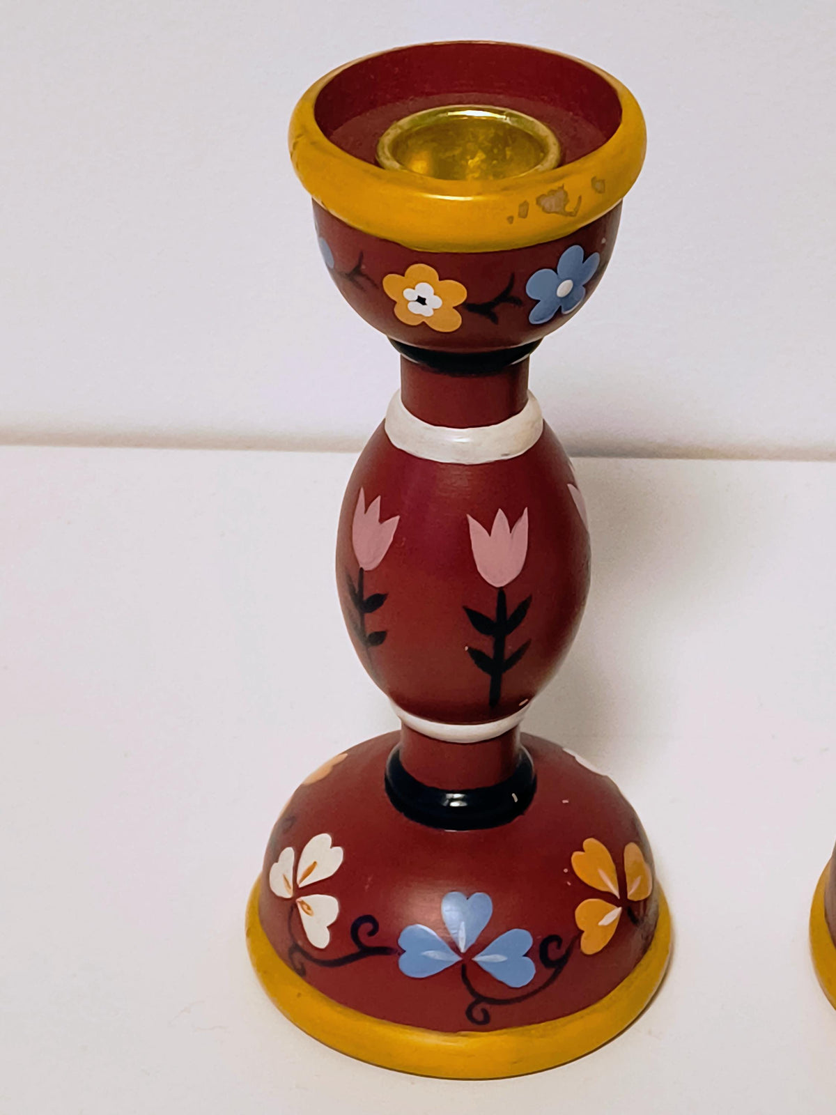 Pair of Swedish red hand-painted wooden candlesticks with tulips – photo 7