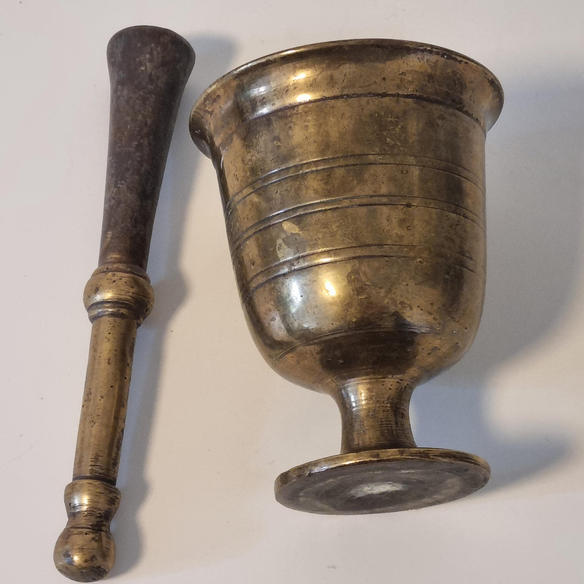 Antique footed brass mortar and pestle, 19th century – photo 10