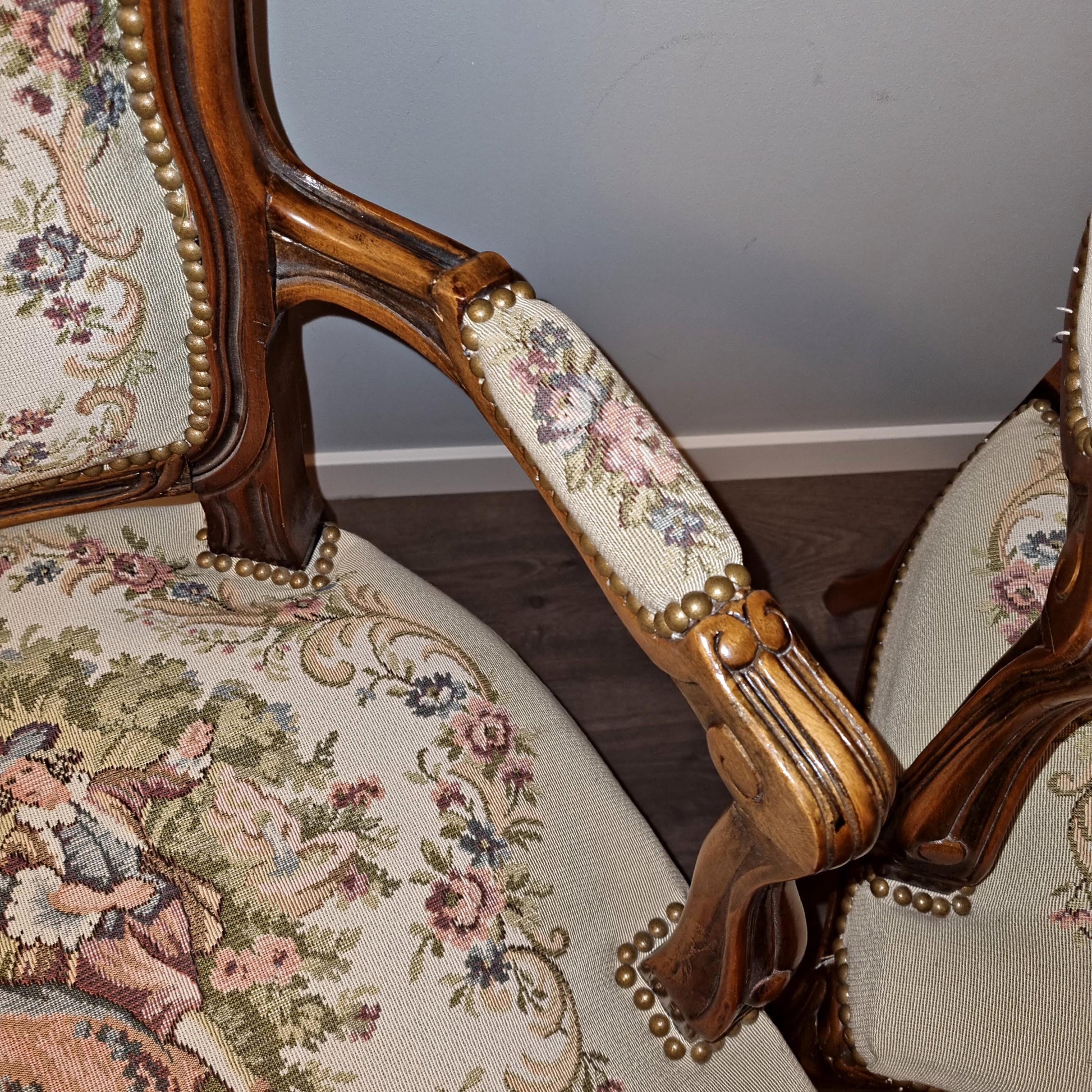Louis XV–Style Dining Set | Extendable table with 4 Needlepoint Armchairs -Rococo dining set featuring detailed floral upholstery and carved wooden frames