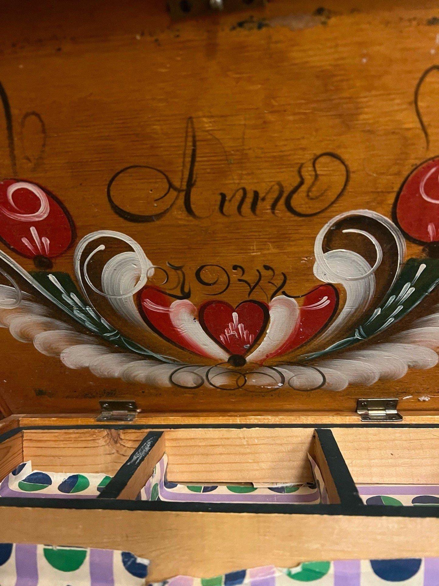 Vintage Kurbitsmaleri Sewing Chest: Swedish Dalarna Folk Art, 1944 with detailed hand-painted floral and heart motifs inside lid.