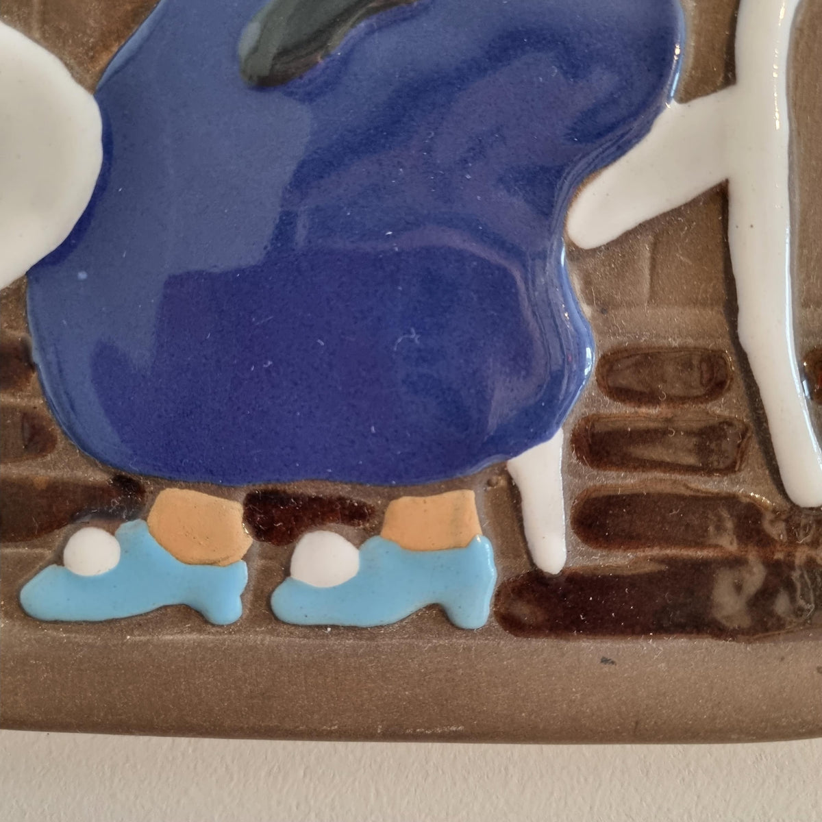 Vintage Swedish Wall Plaque: Helsingborg Pottery Lady Deco 327 — vintage Scandinavian ceramic, handmade in Sweden (view 5)