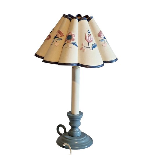 Cottagecore  Table Lamp, Embroidered  Floral Lampshade, Vintage Style Bedside Light, Romantic Cottage Decor, Shabby Chic Bedroom Lamp